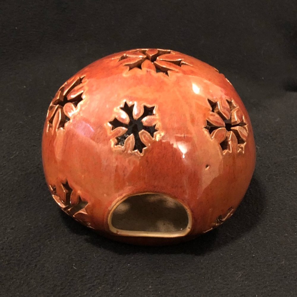🆕 NWOT - Rustic Round Ceramic Candle Holder with Snowflake Cutouts ❄️🕯
